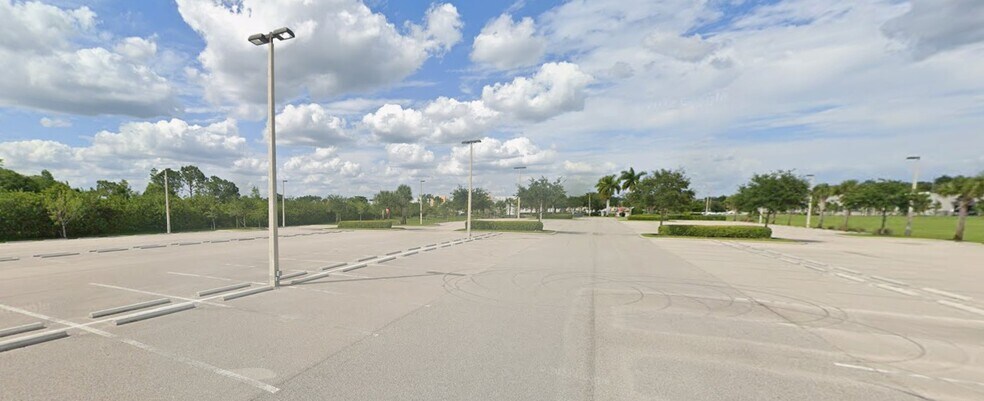 More Photos Of Corporate Lakes lot Dr, Fort Myers Land For Lease