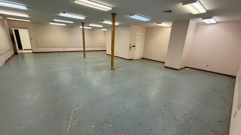 More Photos Of 1718 S 28th Ave, Edinburg Warehouse For Lease
