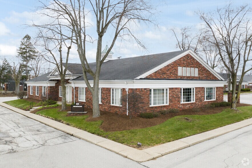 More Photos Of 5800 Monroe St, Sylvania Office For Sale