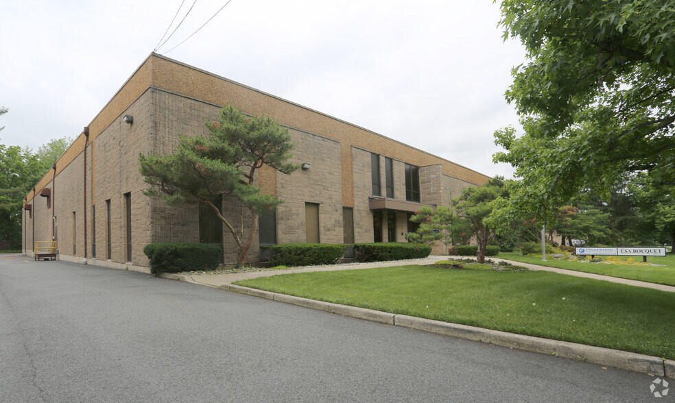 More Photos Of 160 Broadway, Cresskill Warehouse For Lease