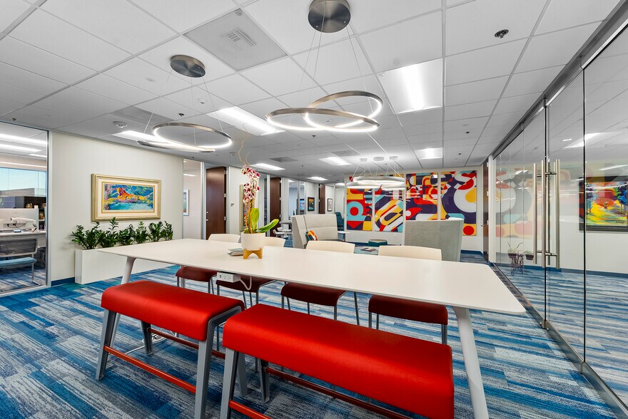 More Photos Of 10999 W IH-10, San Antonio Office For Lease