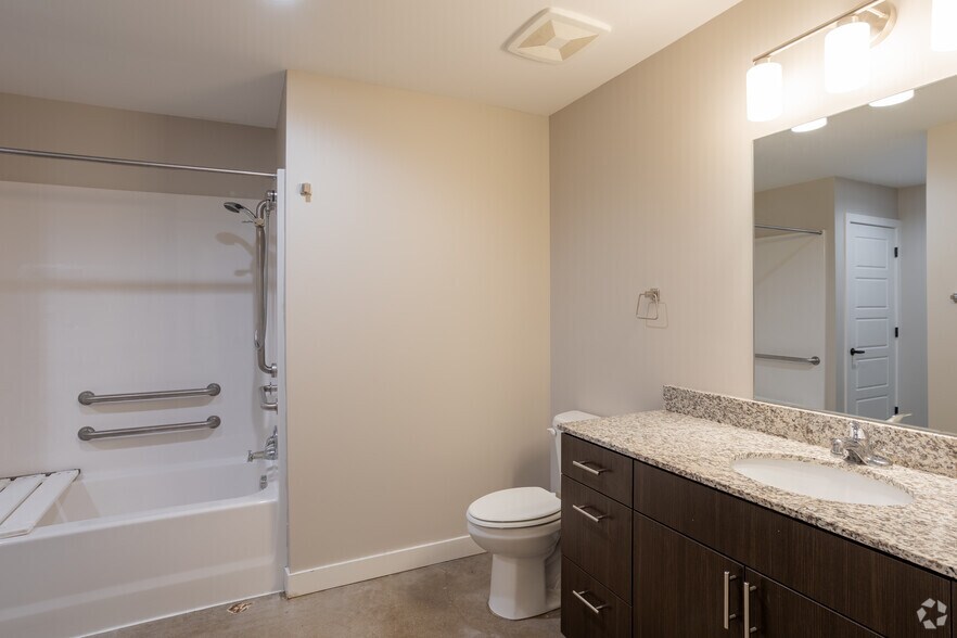 More Photos Of 717 Locust St, Des Moines Apartments For Lease