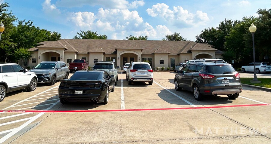 More Photos Of 4204 SW Green Oaks Blvd, Arlington Business Park For Sale