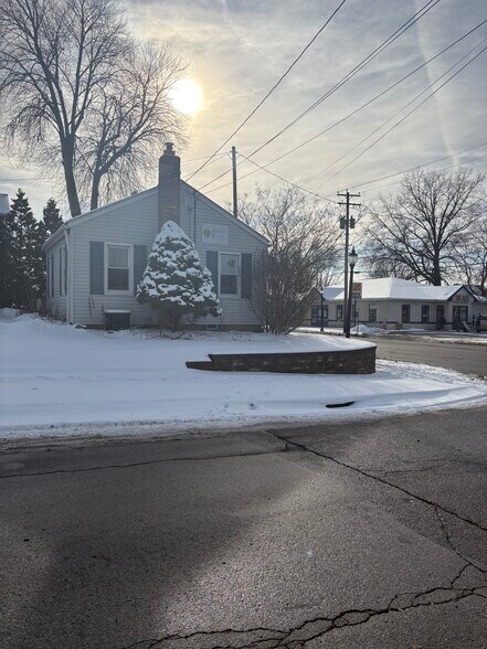 More Photos Of 2055 S Main St, Akron Office For Lease