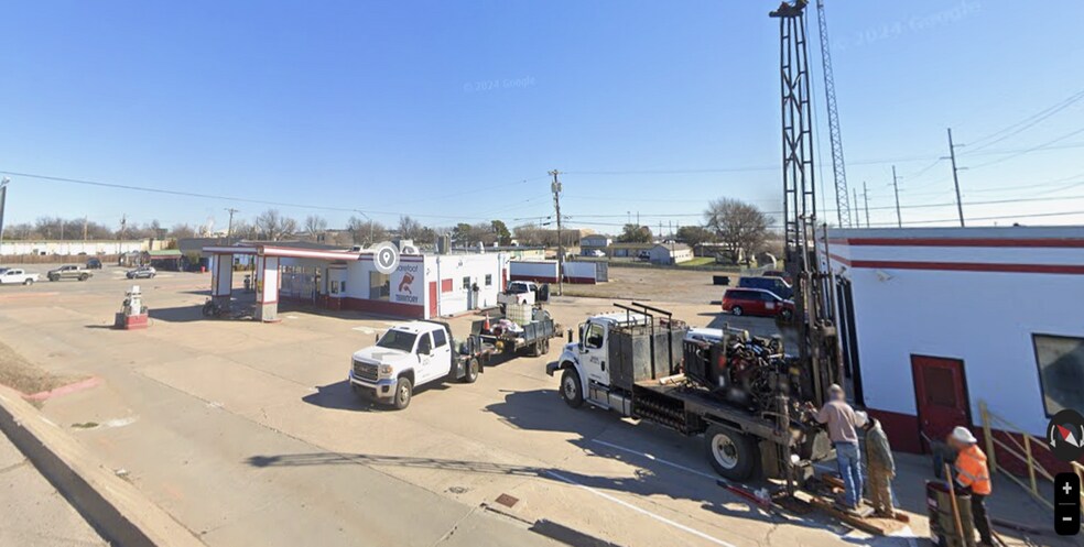 More Photos Of 106 SW Lee Blvd, Lawton General Retail For Sale