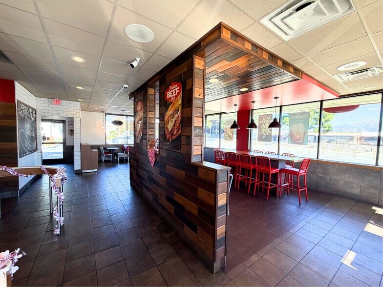 More Photos Of 670 S E St, San Bernardino Fast Food For Lease