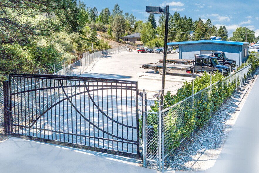 More Photos Of 1025 Idaho Maryland Rd, Grass Valley Warehouse For Lease