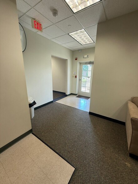 More Photos Of , La Plata Office For Sale
