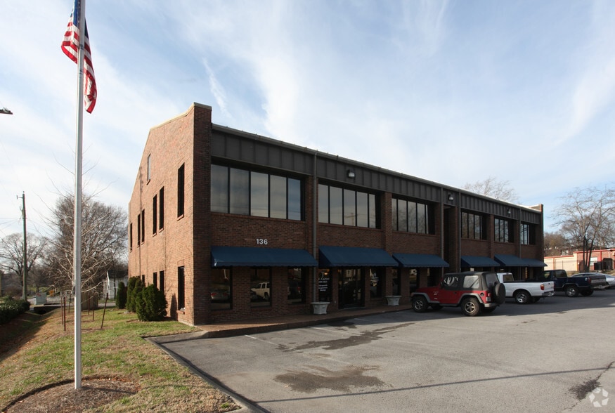 Primary Photo Of 136 Walton Ferry Rd, Hendersonville Office For Sale