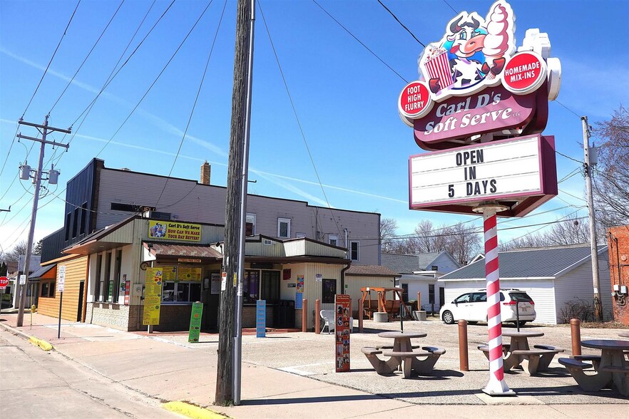 More Photos Of 1232 Park St, Stevens Point Restaurant For Sale
