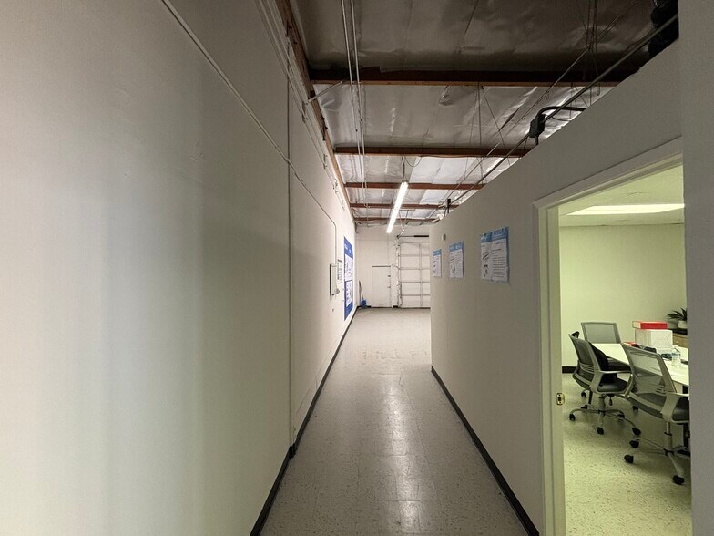 More Photos Of 290-302 Brokaw Rd, Santa Clara Warehouse For Lease