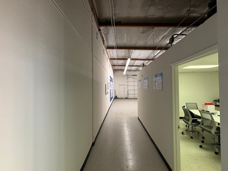 More Photos Of 290-302 Brokaw Rd, Santa Clara Warehouse For Lease