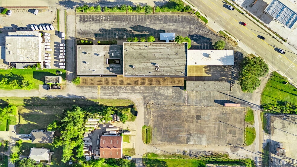 More Photos Of 3817 Venzi St, Dickinson Warehouse For Sale