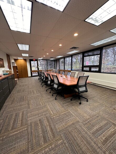 More Photos Of 4450 Cascade Rd SE, Grand Rapids Medical For Sale