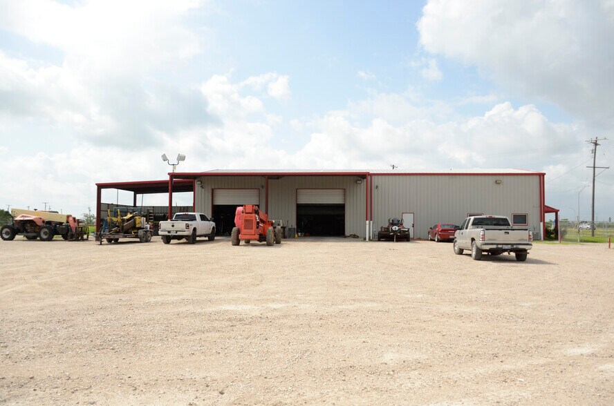 More Photos Of 4136 Interstate Highway 37, Odem Truck Terminal For Lease