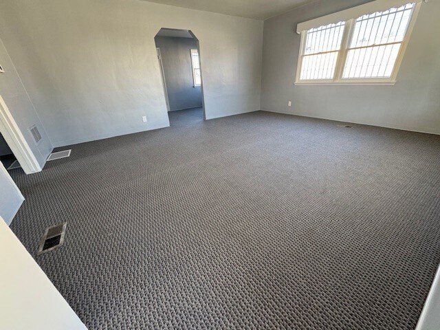 More Photos Of 402 N Sullivan St, Santa Ana Contractor Storage Yard For Lease