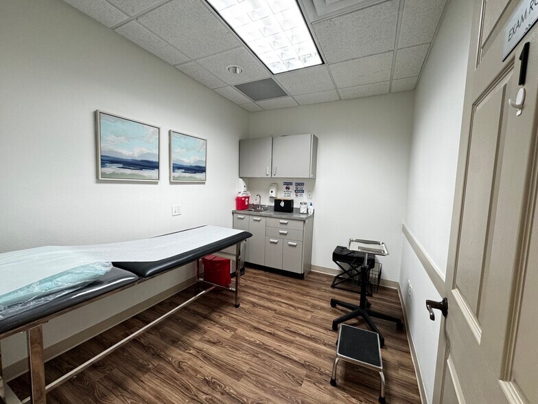More Photos Of 4691-4695 Old Canoe Creek Rd, Saint Cloud Medical For Lease