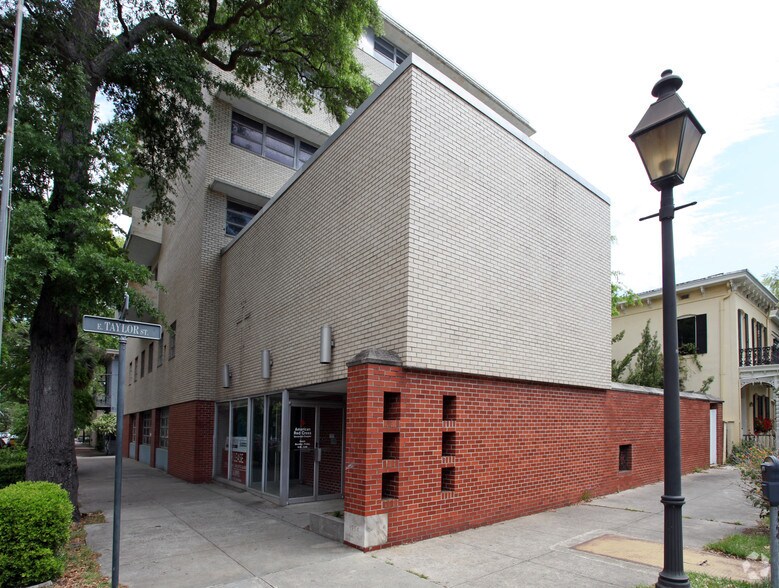 More Photos Of 422 Habersham St, Savannah Office For Sale