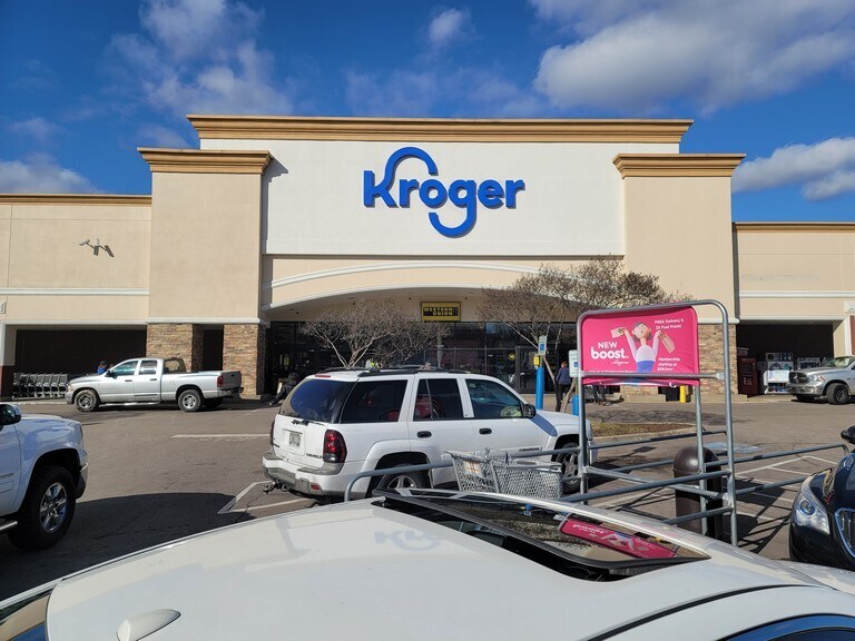 More Photos Of 4264-4320 Summer Ave, Memphis Unknown For Lease