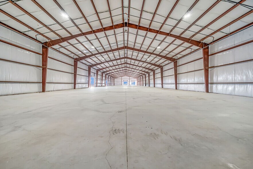 More Photos Of 3411 FM465, Seguin Warehouse For Lease