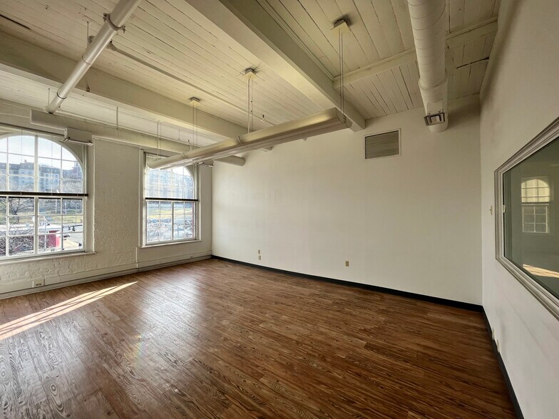 More Photos Of 514 Fulton St, Troy Loft Creative Space For Lease