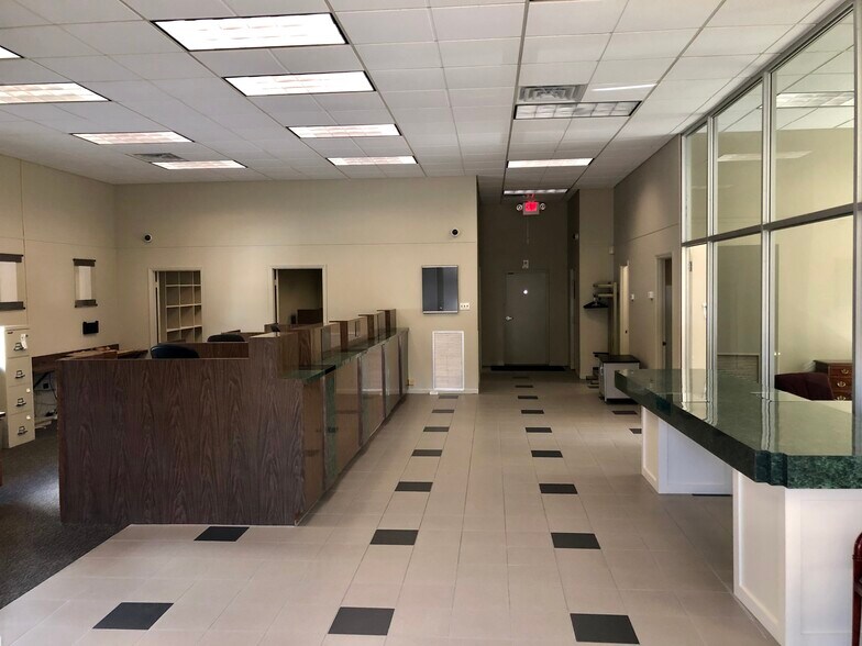 More Photos Of 124 S Main St, Ridgely Bank For Sale