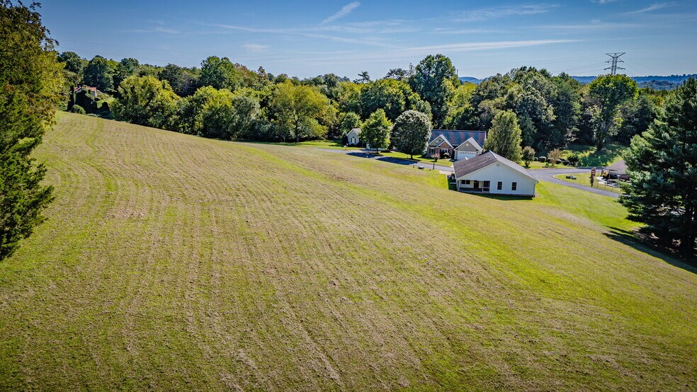 More Photos Of 1252 Bloomingdale Pike, Kingsport Apartments For Sale