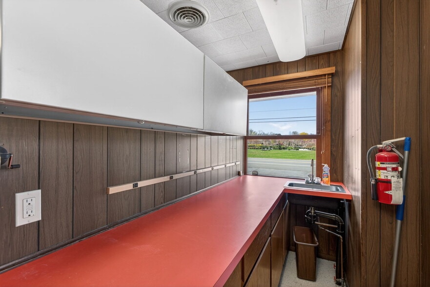 More Photos Of 6534 Sullivan Trl, Wind Gap Office For Sale