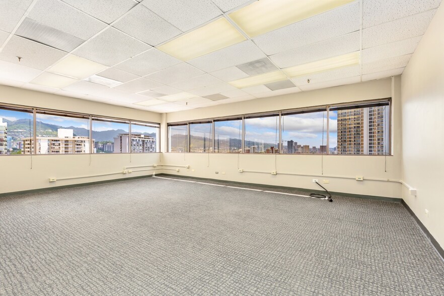More Photos Of 1580 Makaloa St, Honolulu Office For Lease