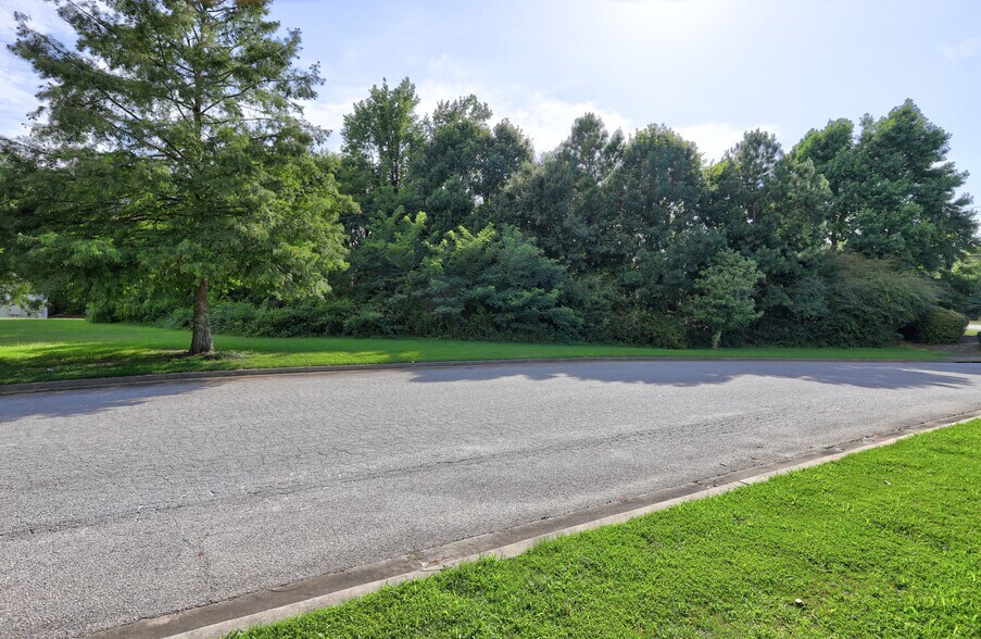 More Photos Of 500 W Lanier Ave, Fayetteville Land For Lease