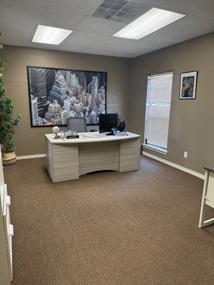 More Photos Of 2511 Texas Dr, Irving Office For Lease