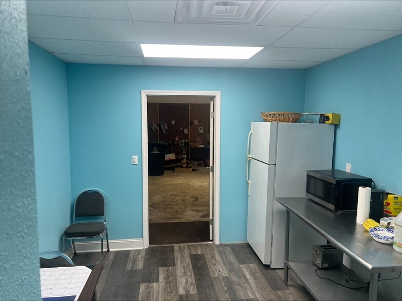 More Photos Of 4770 Shelfer Rd, Tallahassee Warehouse For Sale