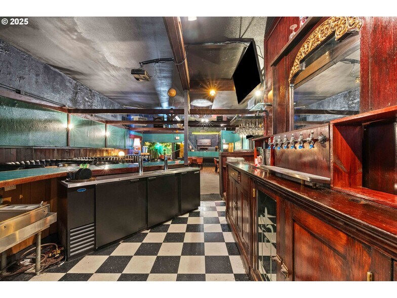 More Photos Of 2043 Sherman Ave, North Bend Bar For Sale