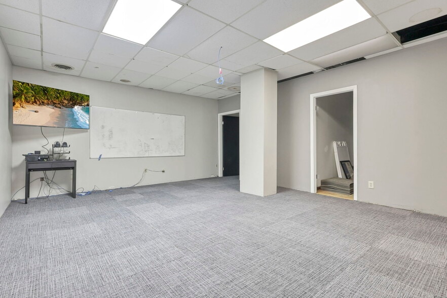 More Photos Of 2844 E River Rd, Dayton Office For Sale