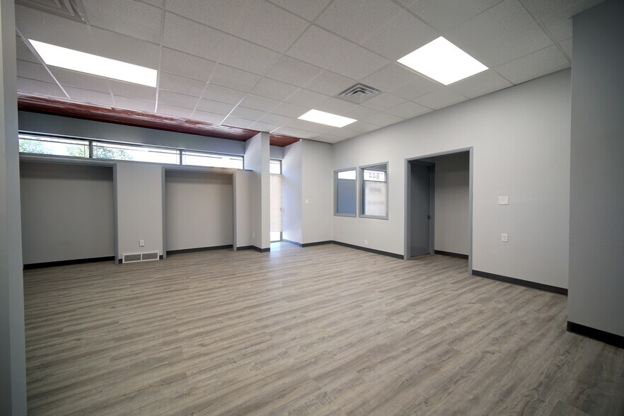 More Photos Of 844 169th St, Hammond Medical For Lease