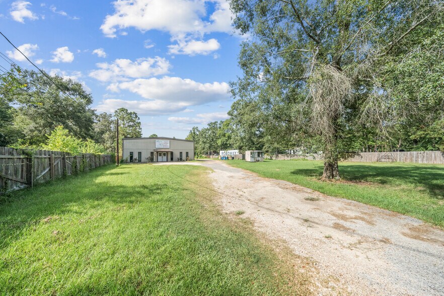 More Photos Of 19962 Lowe Ln, New Caney Manufacturing For Sale