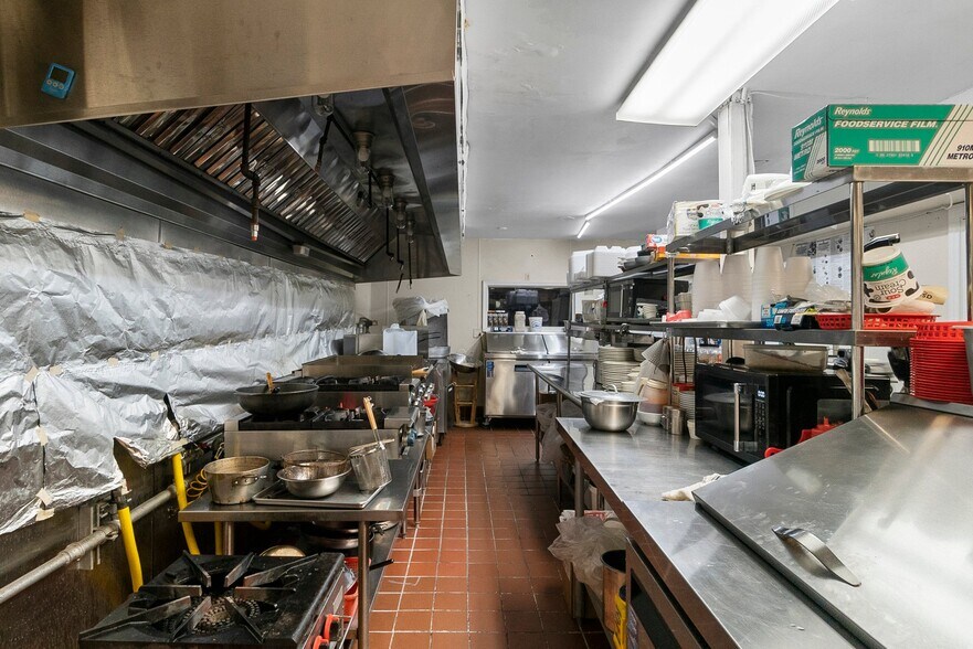 More Photos Of 1400 N Frazier St, Conroe Restaurant For Sale