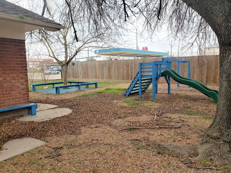 More Photos Of 13233 W Little York Rd, Houston Daycare Center For Lease
