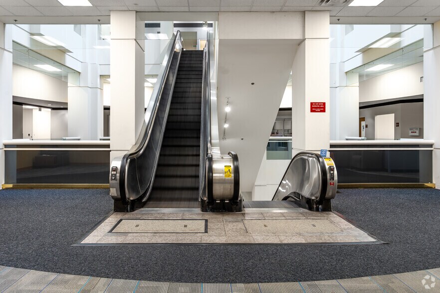 More Photos Of 4485 Northland Ridge Blvd, Columbus Office For Sale