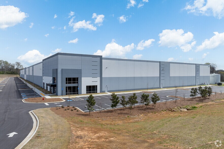 More Photos Of 8206 N US Highway 129, Pendergrass Distribution For Lease