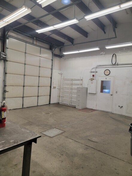 More Photos Of 16371 E State Route 3, Allyn Distribution For Sale