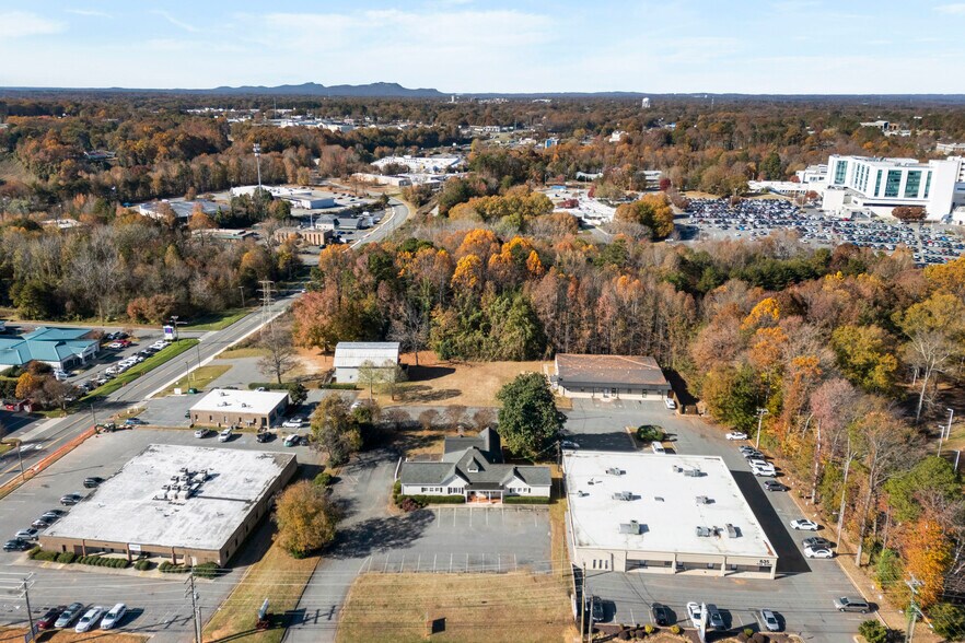 More Photos Of 616 Cox Rd, Gastonia Medical For Lease