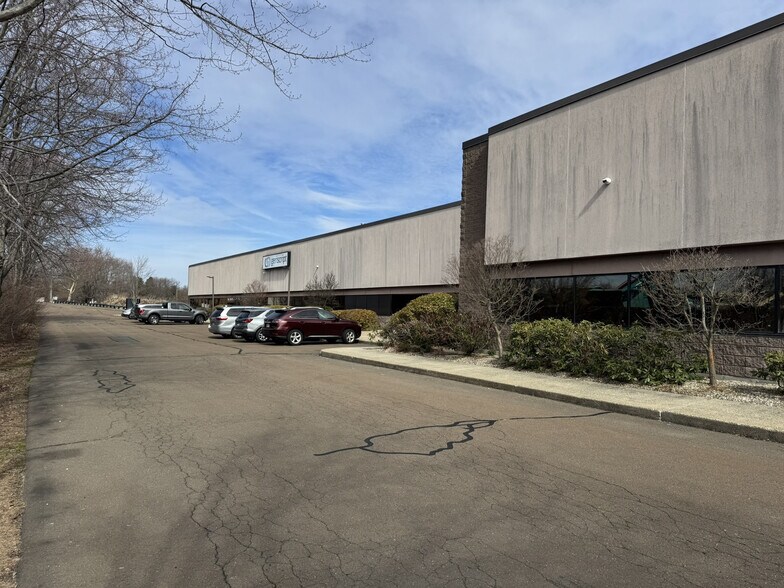 More Photos Of 250 Nutmeg Rd S, South Windsor Warehouse For Sale