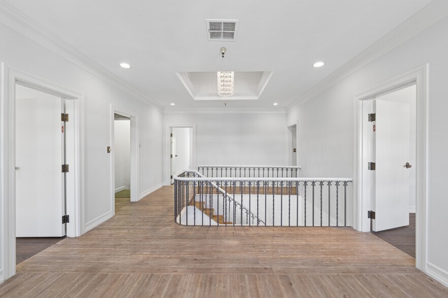 More Photos Of 4526 Wilshire Blvd, Los Angeles Office Residential For Sale