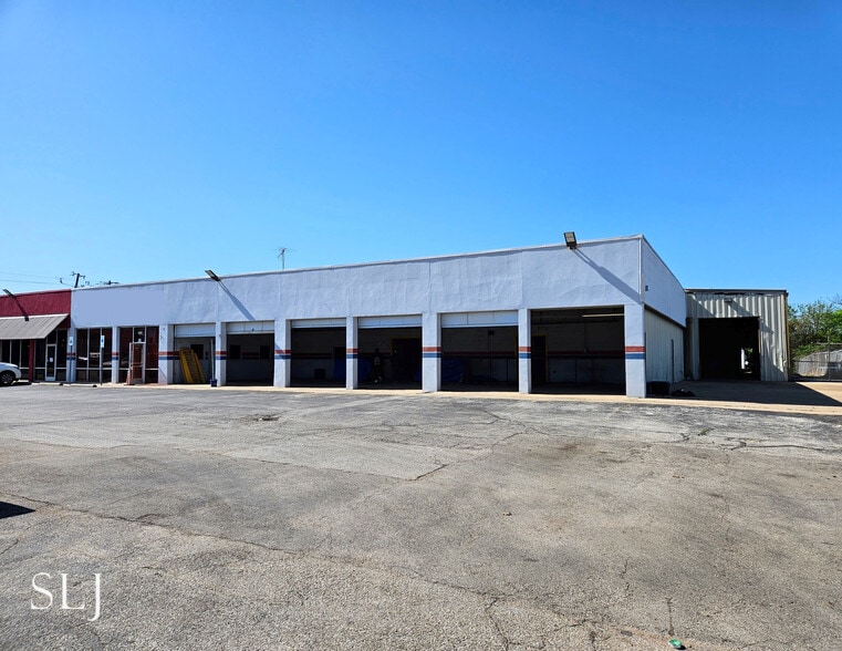 More Photos Of 3317 Inwood Rd, Dallas Auto Repair For Lease