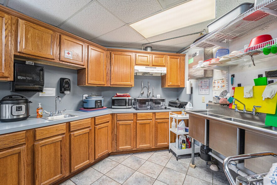 More Photos Of 3421 E Walnut St, Pearland Daycare Center For Sale