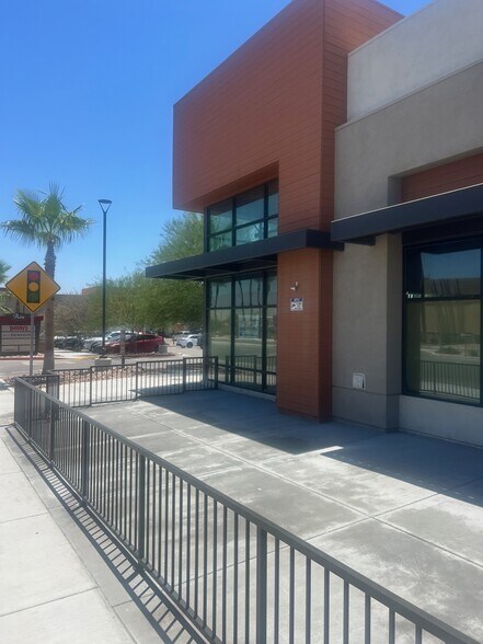 More Photos Of 42355 Washington St, Palm Desert General Retail For Lease