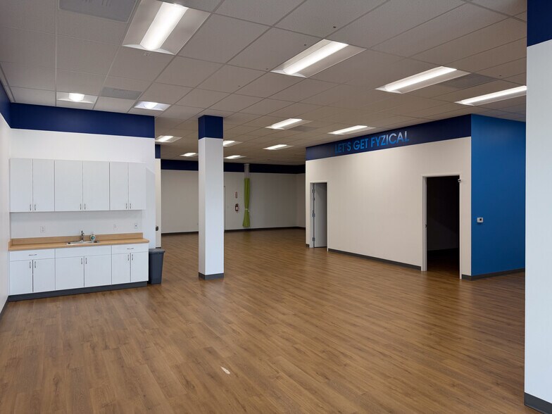 More Photos Of 16002-16078 SW Tualatin Sherwood Rd, Sherwood Storefront For Lease