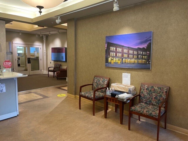 More Photos Of 1301 Central Ave, Dubuque Office For Lease