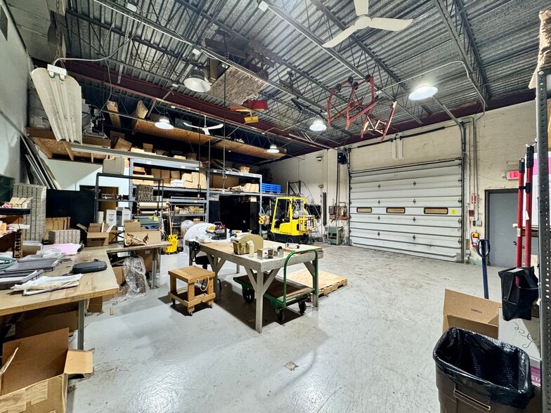 More Photos Of 7 Old Dock Rd, Yaphank Manufacturing For Sale
